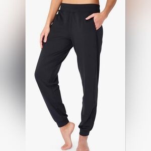 Sweaty Betty Black Gary Yoga Trousers Medium Short